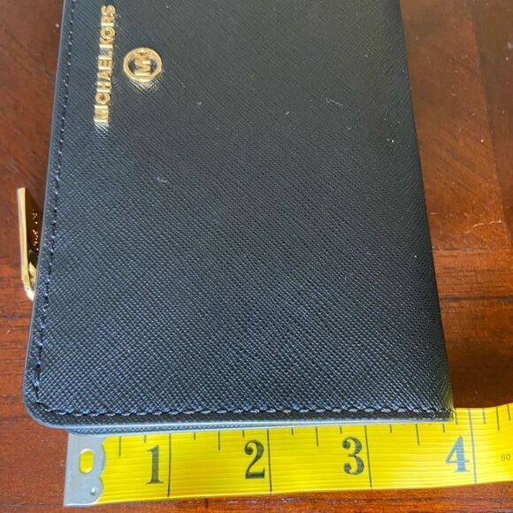 MICHAEL KORS black purse - Picture 9 of 9